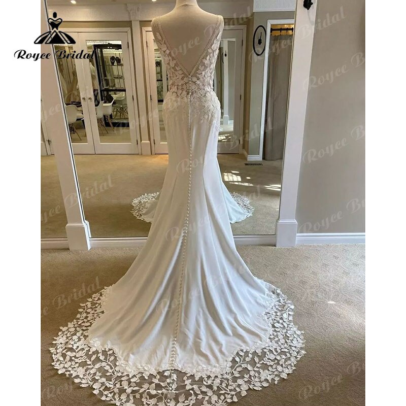 Robe de mariée sirène/trompette en dentelle à col en V et dos nu avec boutons et appliques au dos, style Roycebridal, sur mesure, 2025