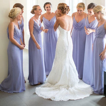 Robe de demoiselle d'honneur simple plissée lavande, longue robe d'invitée de mariage à col en V