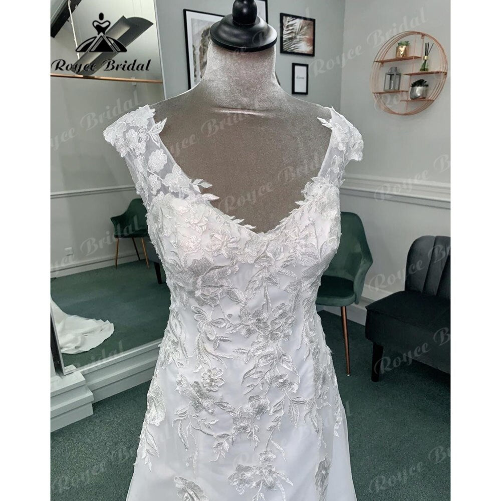 Robe de mariée en satin doux à col en V et appliques en dentelle vintage, manches courtes, dos nu, Roycebridal