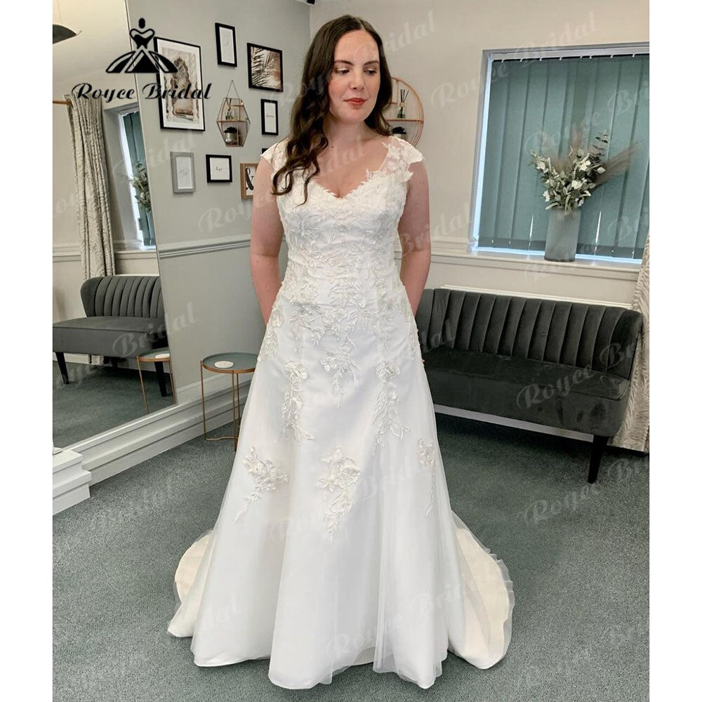 Robe de mariée en satin doux à col en V et appliques en dentelle vintage, manches courtes, dos nu, Roycebridal