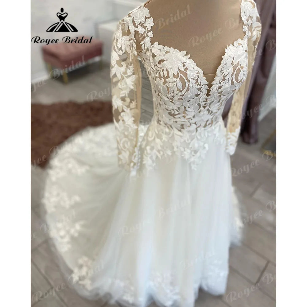 Robe de mariée vintage bohème en dentelle à manches longues et dos nu pour femme, avec appliques et col en V, sur mesure