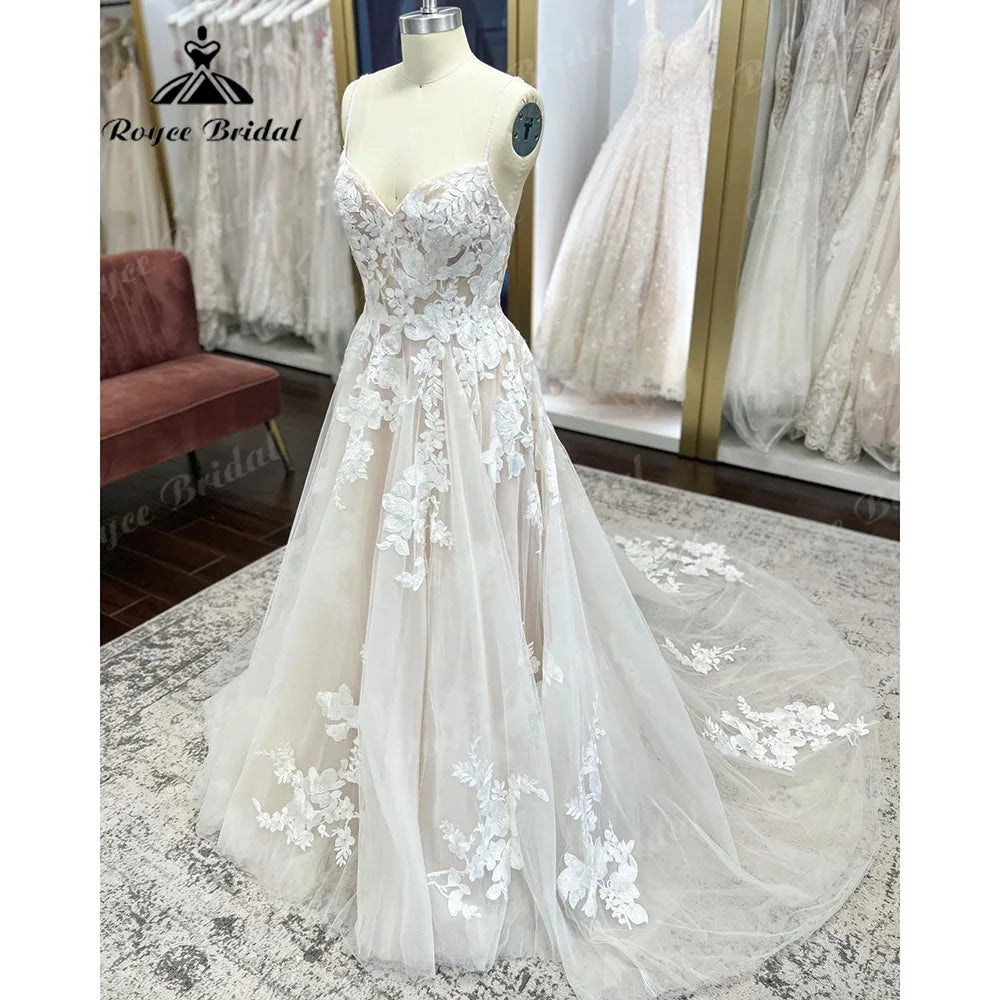 Vintage Spaghetti Straps Lace Appliques Beach Wedding Dress with V Nneck A Line Boho Bridal Gown abito da sposa Summer Sexy