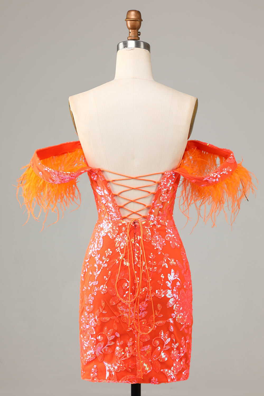 Wunderschönes, schulterfreies, blaues, kurzes Homecoming-Kleid mit Feder