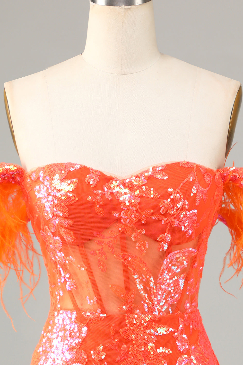 Wunderschönes, schulterfreies, blaues, kurzes Homecoming-Kleid mit Feder