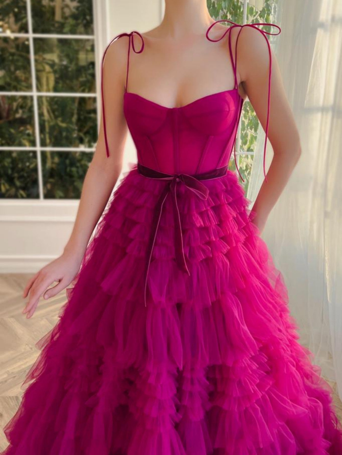 Roycebridal Blair |A-Linie, trägerloses, langes, gestuftes Ballkleid aus Tüll in Fuchsie