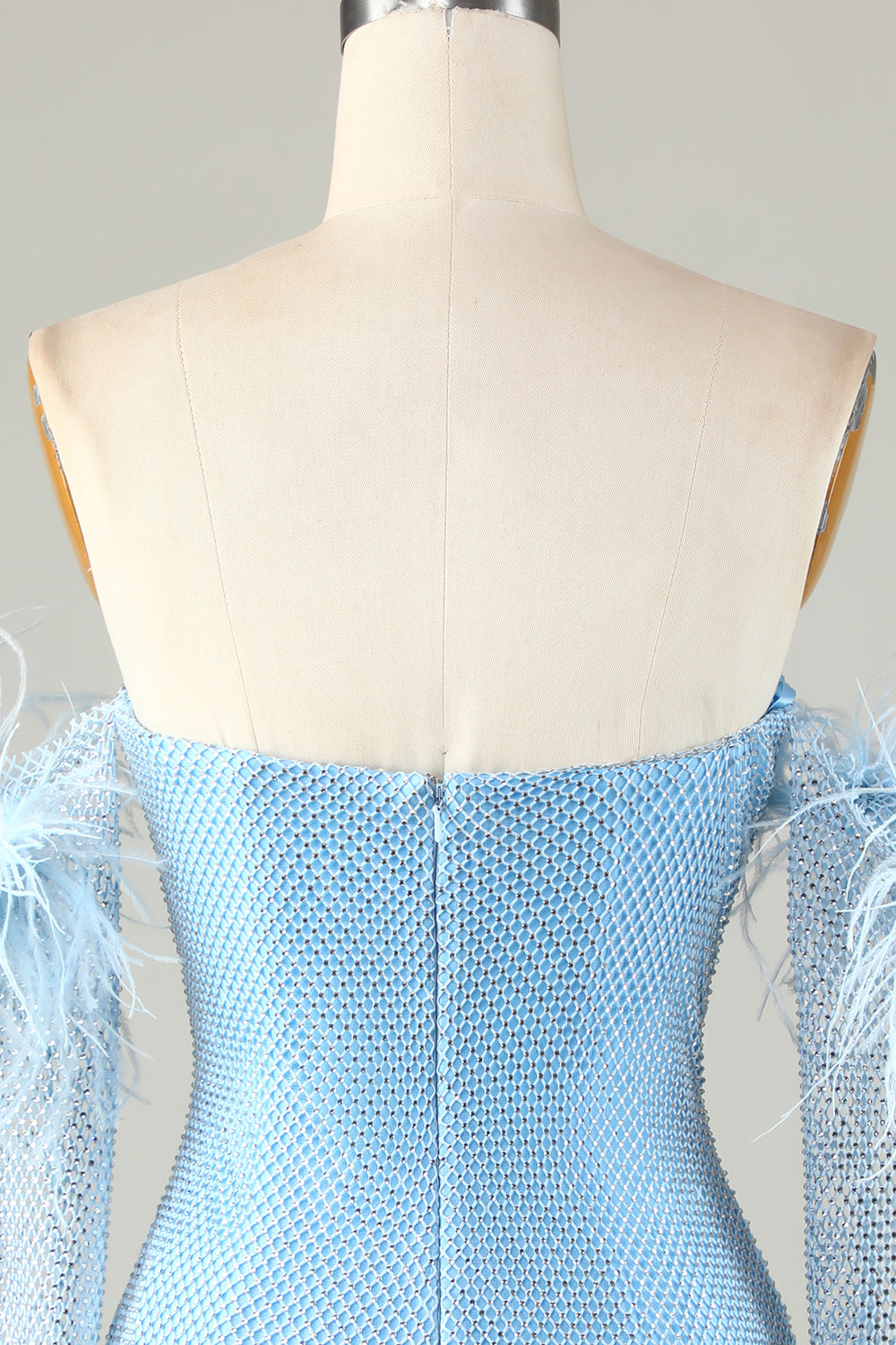 Robe de soirée courte bleue moulante à perles et manches amovibles