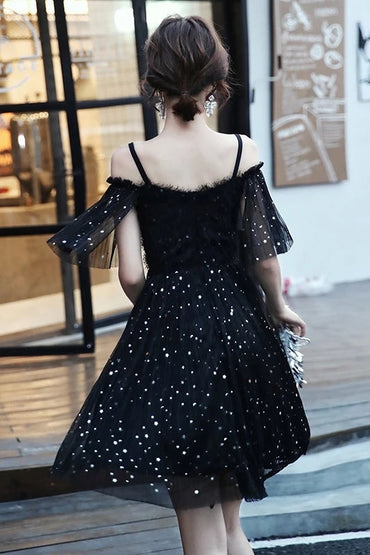 Charmantes robes de cocktail courtes et modestes noires