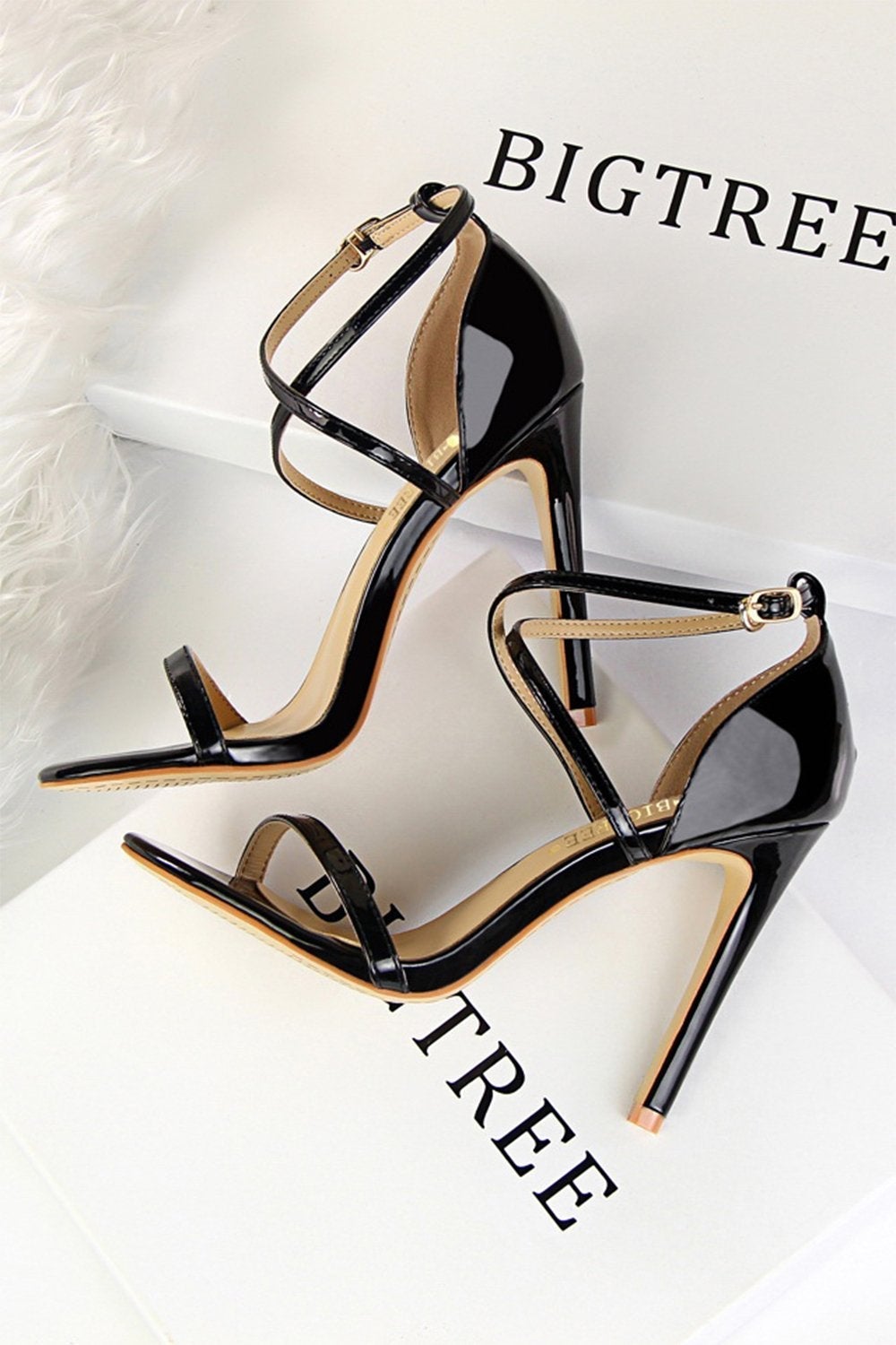 Schwarze Stiletto-Sandalen