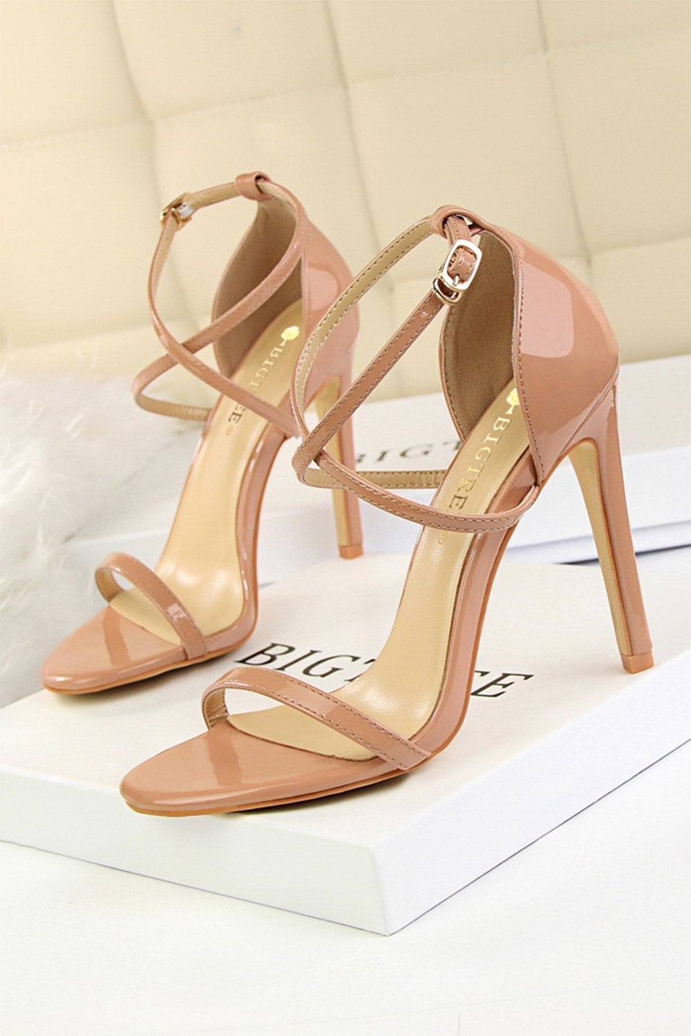 Schwarze Stiletto-Sandalen