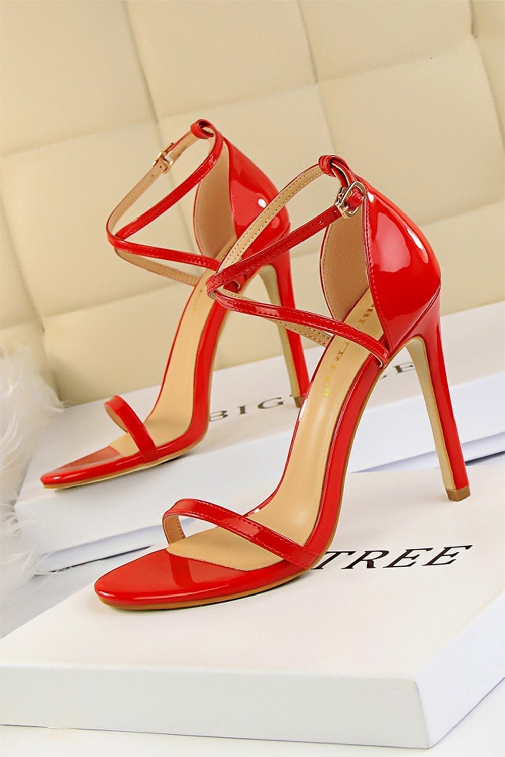 Schwarze Stiletto-Sandalen