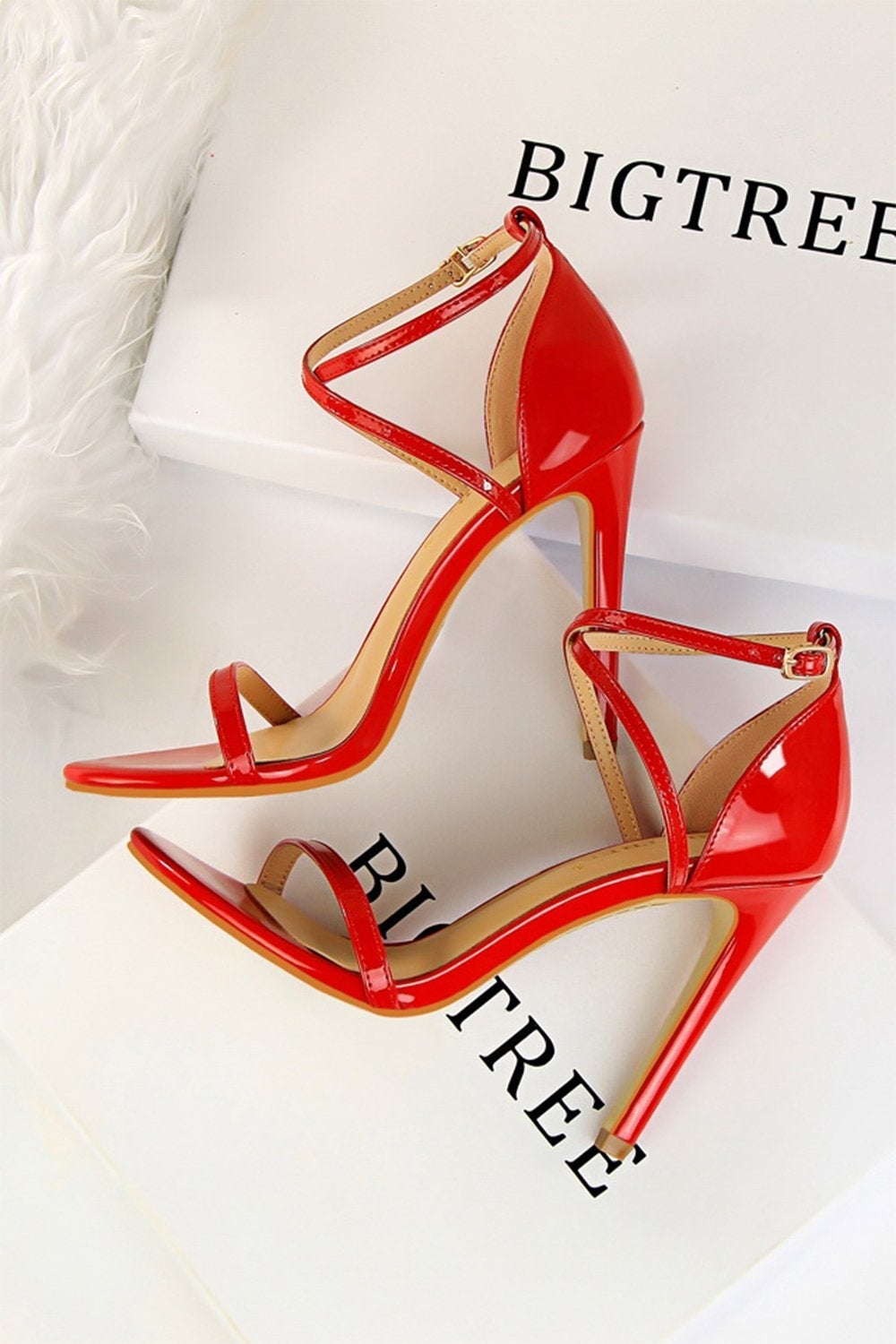 Schwarze Stiletto-Sandalen