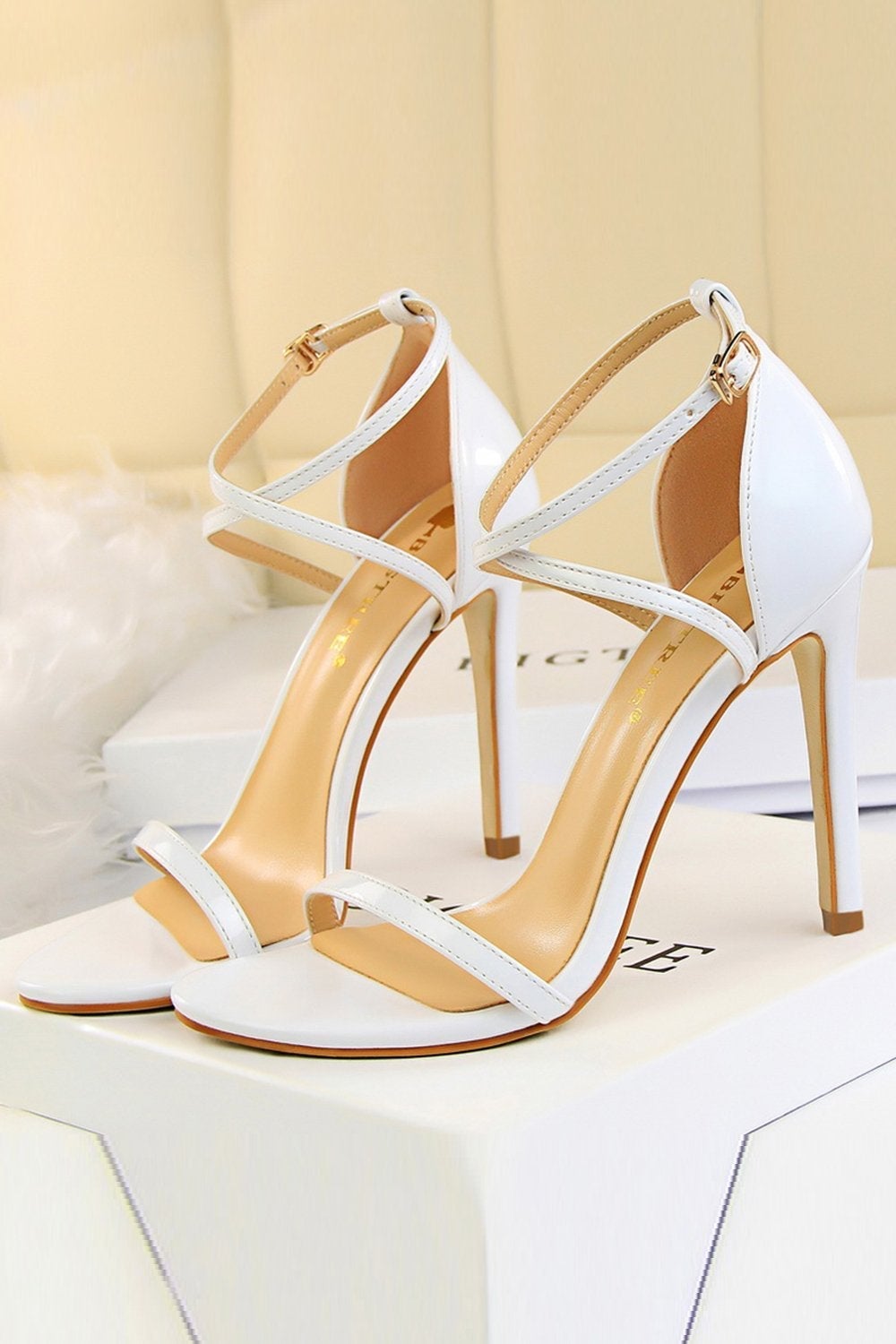 Schwarze Stiletto-Sandalen