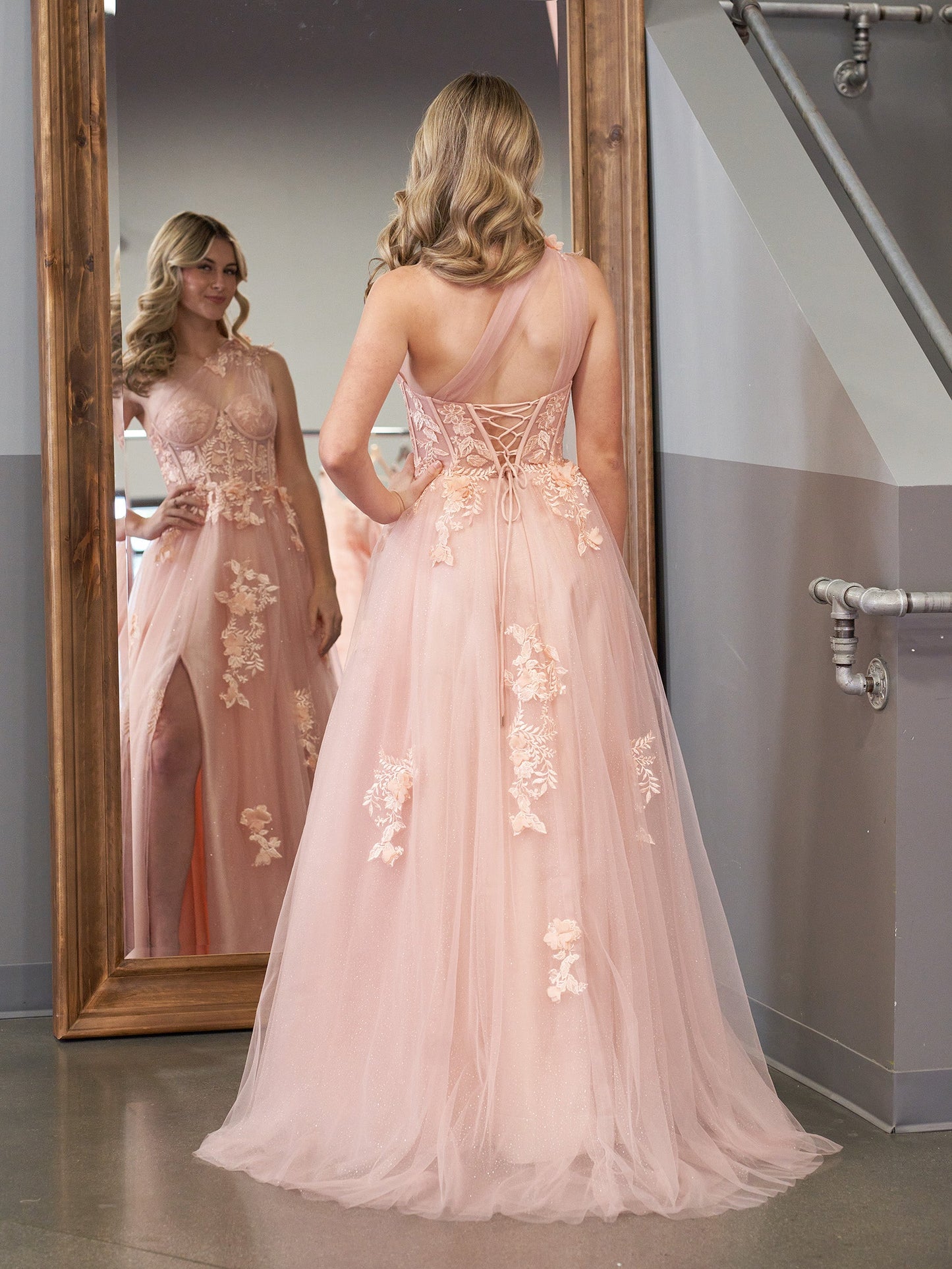 Roycebridal A-Linie One-Shoulder-Ballkleid in Schwarz mit Applikationen