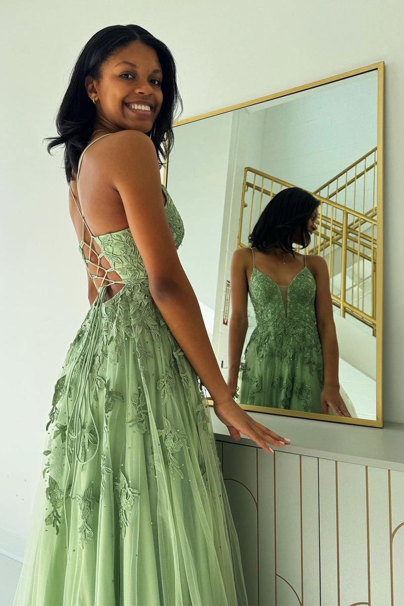 Robe de bal longue trapèze en tulle vert sauge à col en V et appliqués