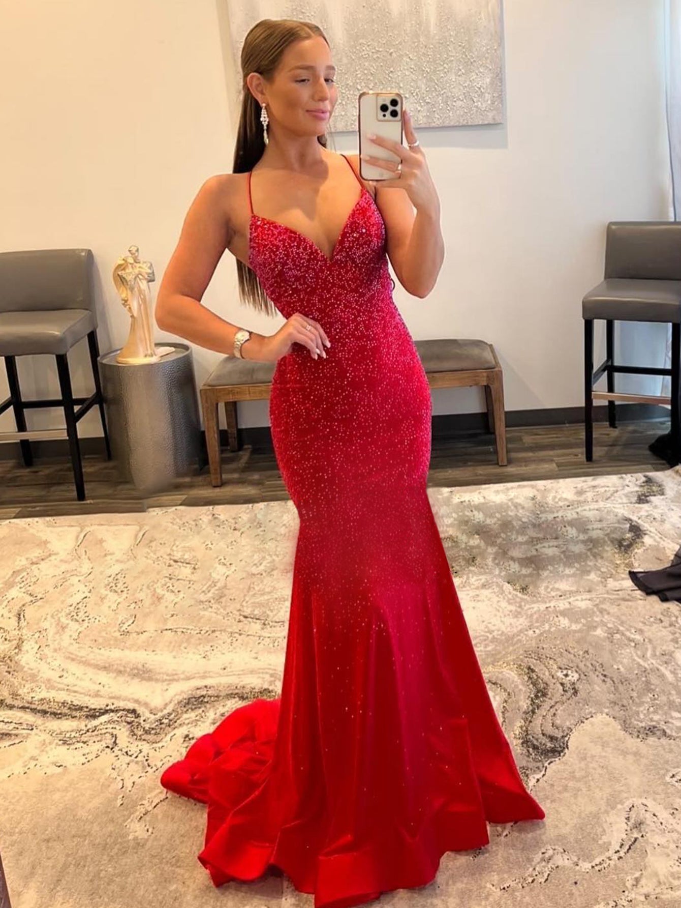 Roycebridal Malia | Meerjungfrau-Ballkleid aus rotem Glitzersatin mit V-Ausschnitt
