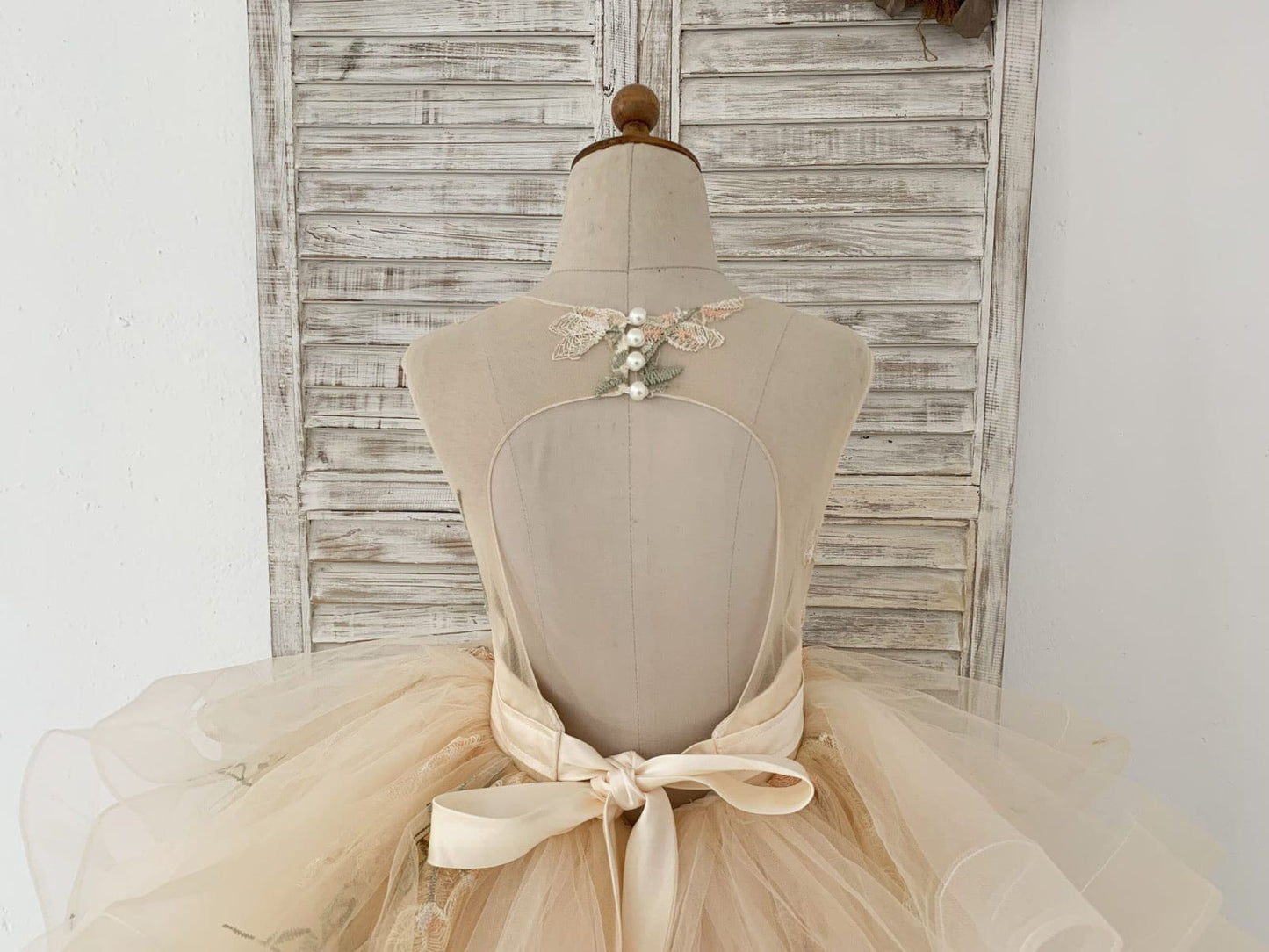 Champagne Embroidery Lace Tulle Keyhole Back Wedding Flower