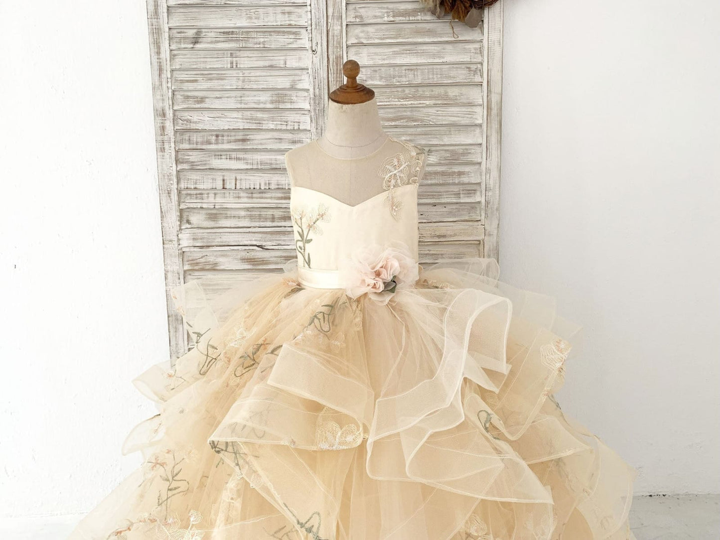 Champagne Embroidery Lace Tulle Keyhole Back Wedding Flower