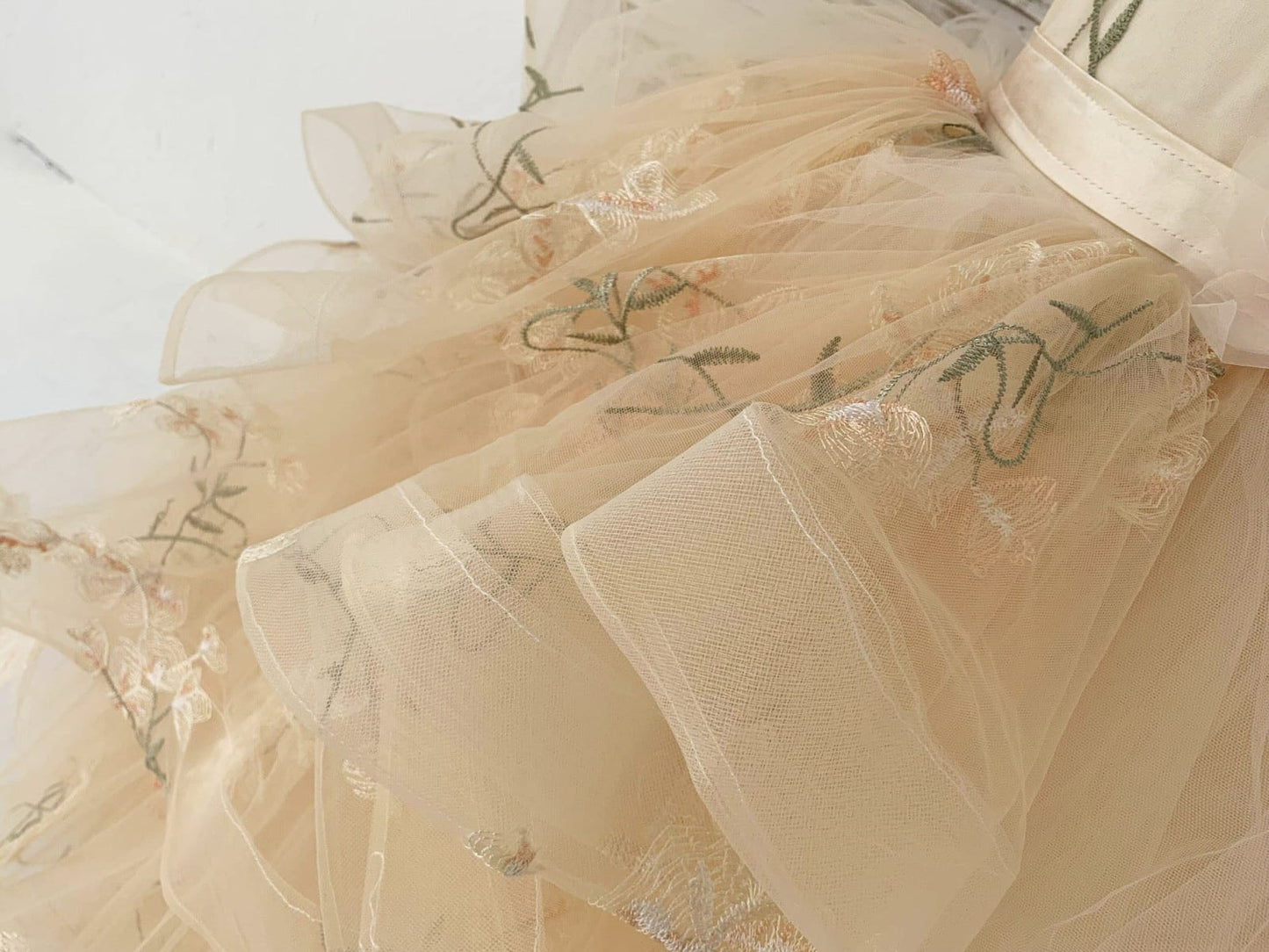 Champagne Embroidery Lace Tulle Keyhole Back Wedding Flower