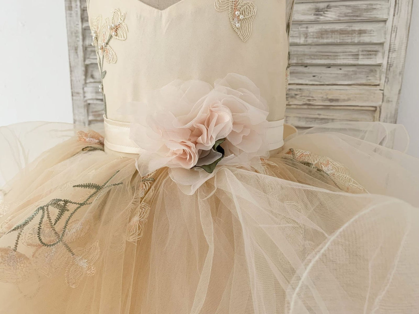 Champagne Embroidery Lace Tulle Keyhole Back Wedding Flower