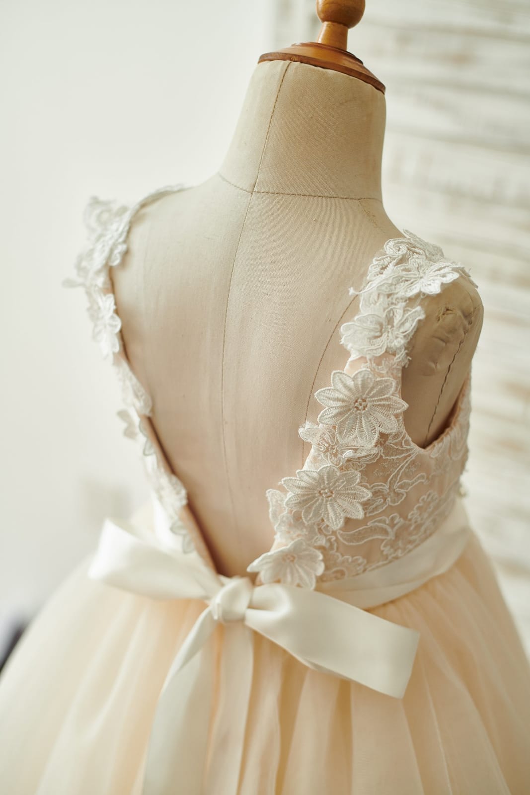 Champagne Lace Tulle Deep V Back Wedding Party Flower Girl