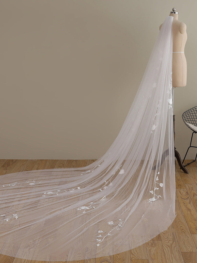 Voile de mariée cathédrale en dentelle florale 3D délicate de Roycebridal