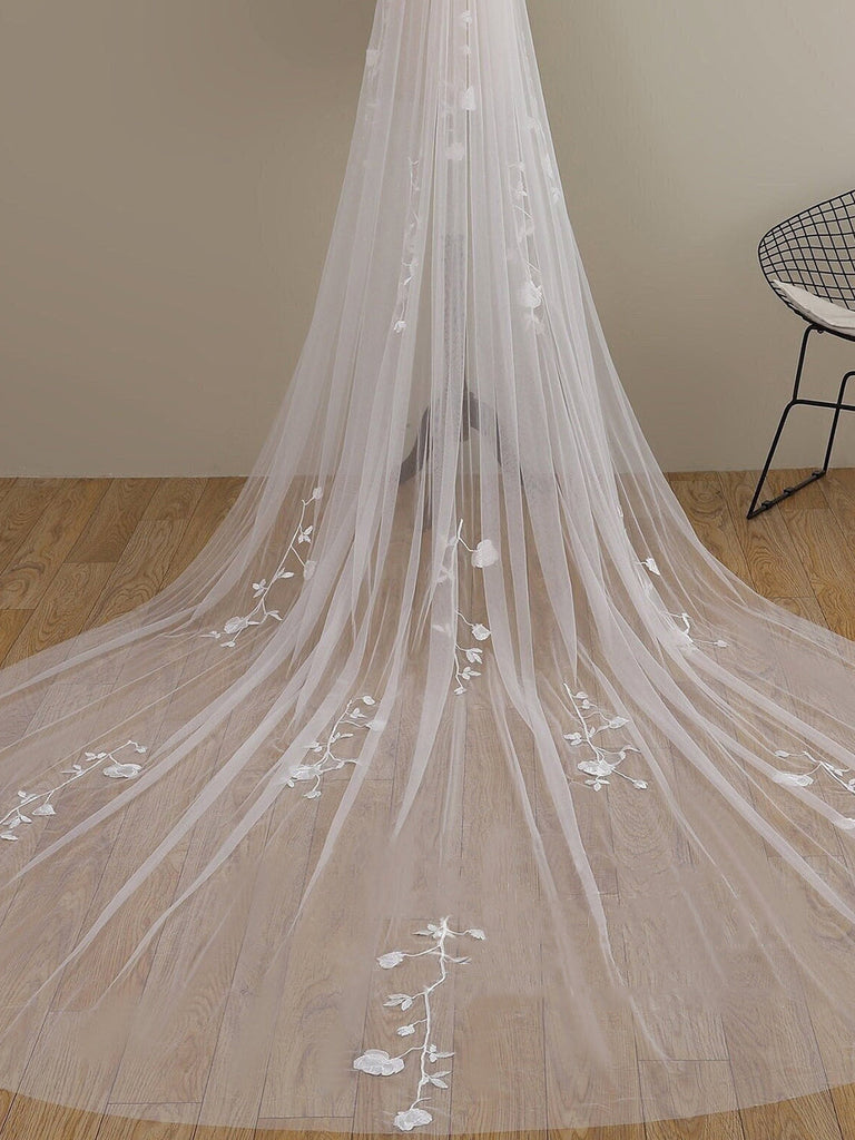 Voile de mariée cathédrale en dentelle florale 3D délicate de Roycebridal