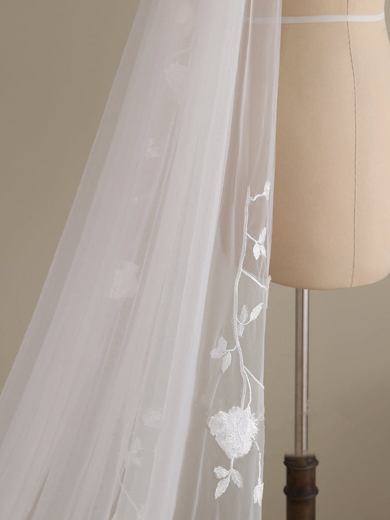 Voile de mariée cathédrale en dentelle florale 3D délicate de Roycebridal
