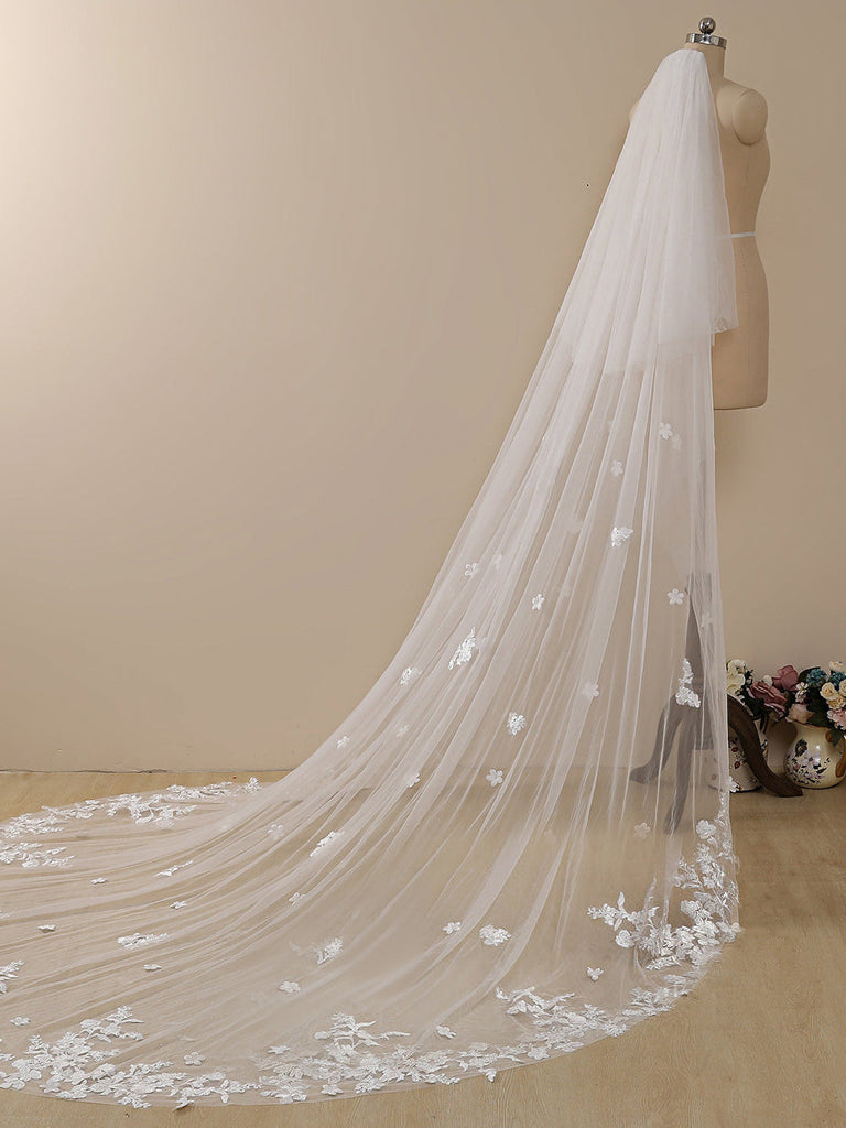 Voile de mariée cathédrale en dentelle florale délicate Roycebridal