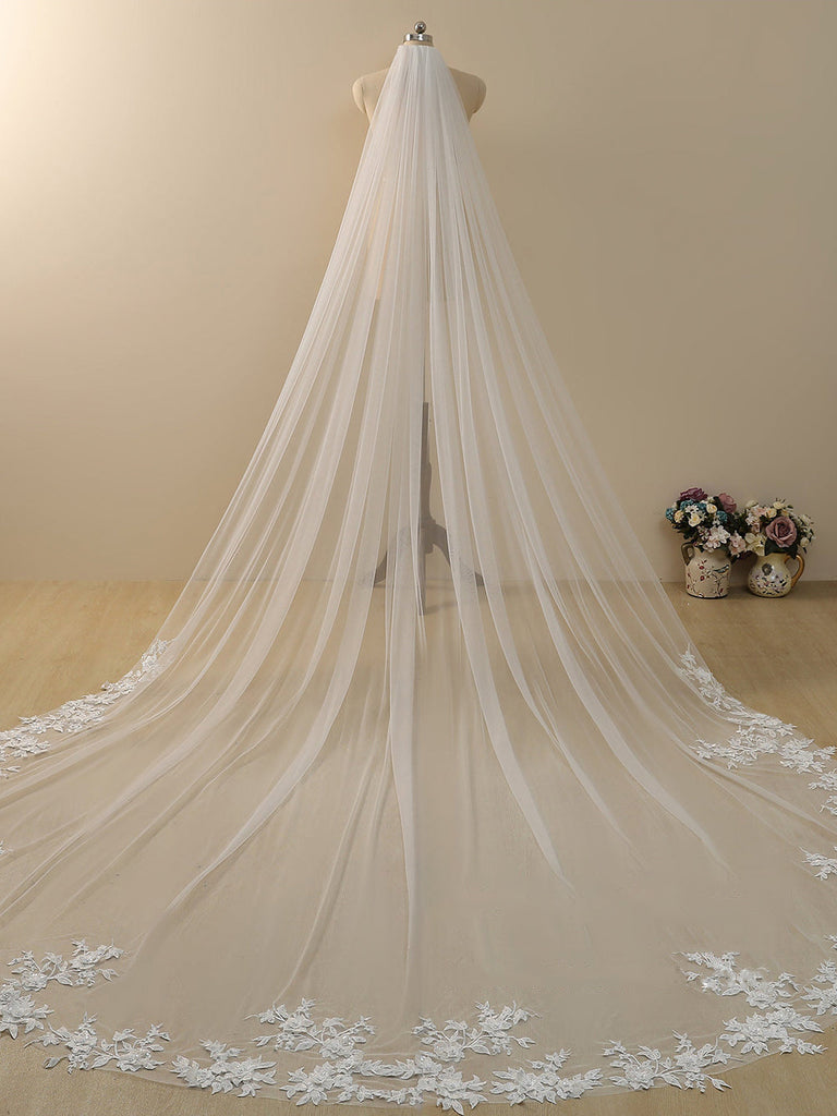 Voile de mariée cathédrale en dentelle florale délicate Roycebridal