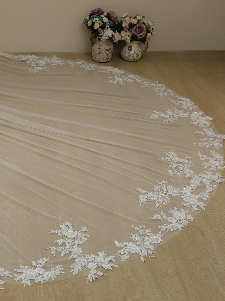 Voile de mariée cathédrale en dentelle florale délicate Roycebridal