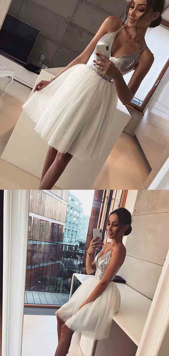Robe de soirée chic en organza à bretelles spaghetti et col en V