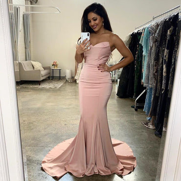 Robe de demoiselle d'honneur sirène bustier en satin rose blush, longue robe de soirée
