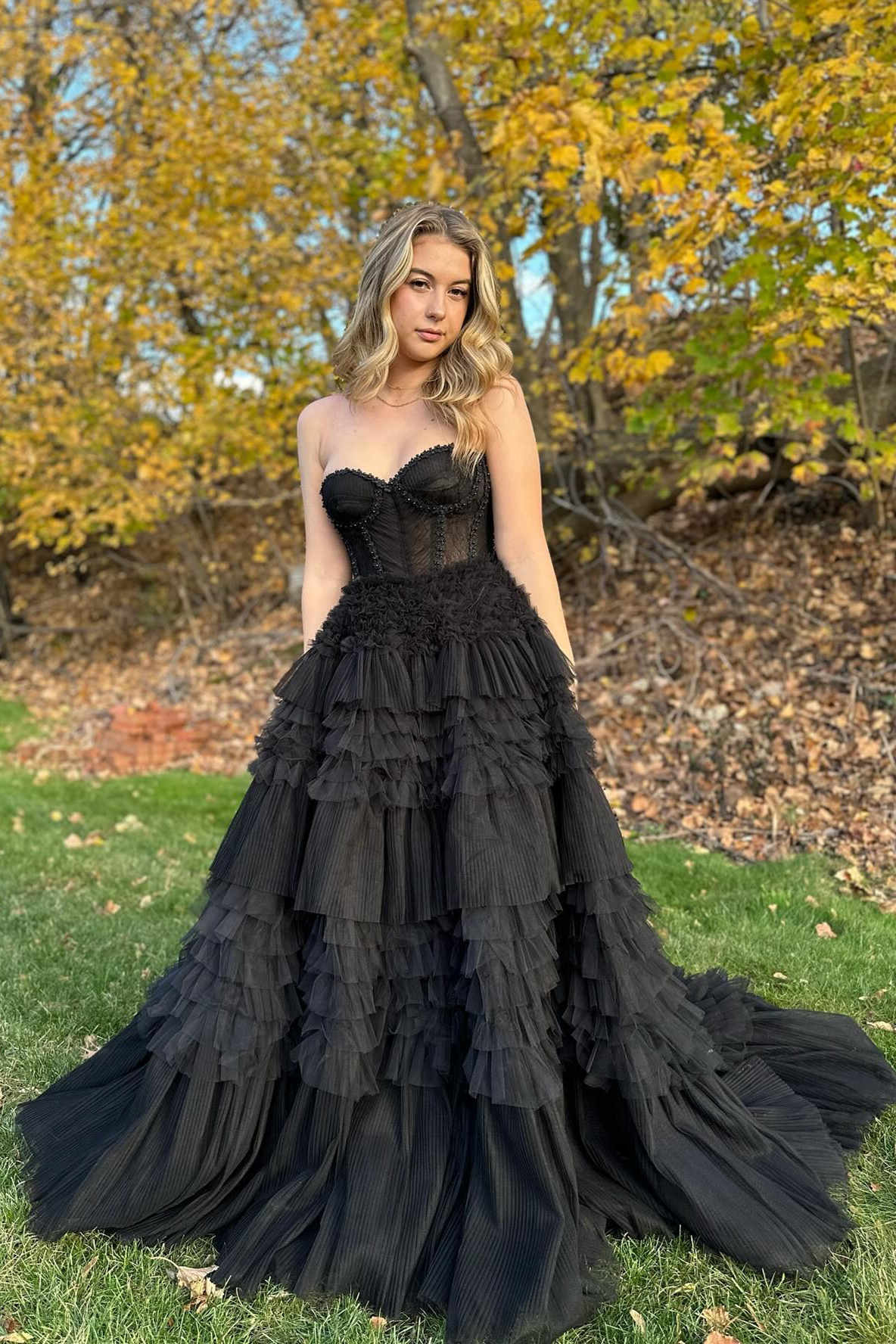 Marjorie | Schwarzes A-Linien-Ballkleid mit Herzausschnitt und Perlenbesatz