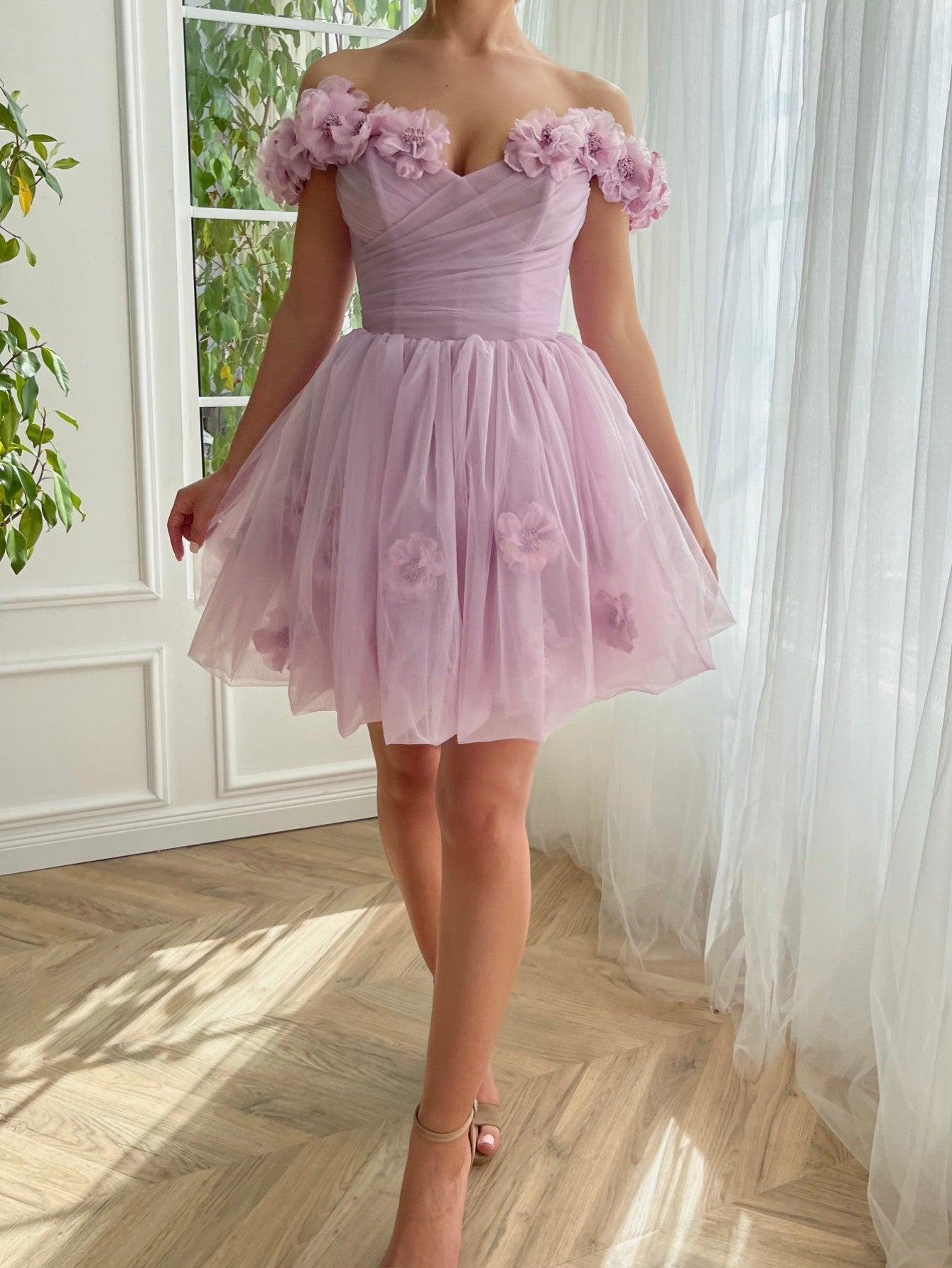 Robe de soirée courte bustier en tulle lilas style corset