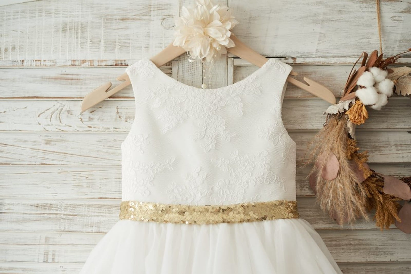 Ivory Lace Tulle V Back Wedding Flower Girl Dress with Gold