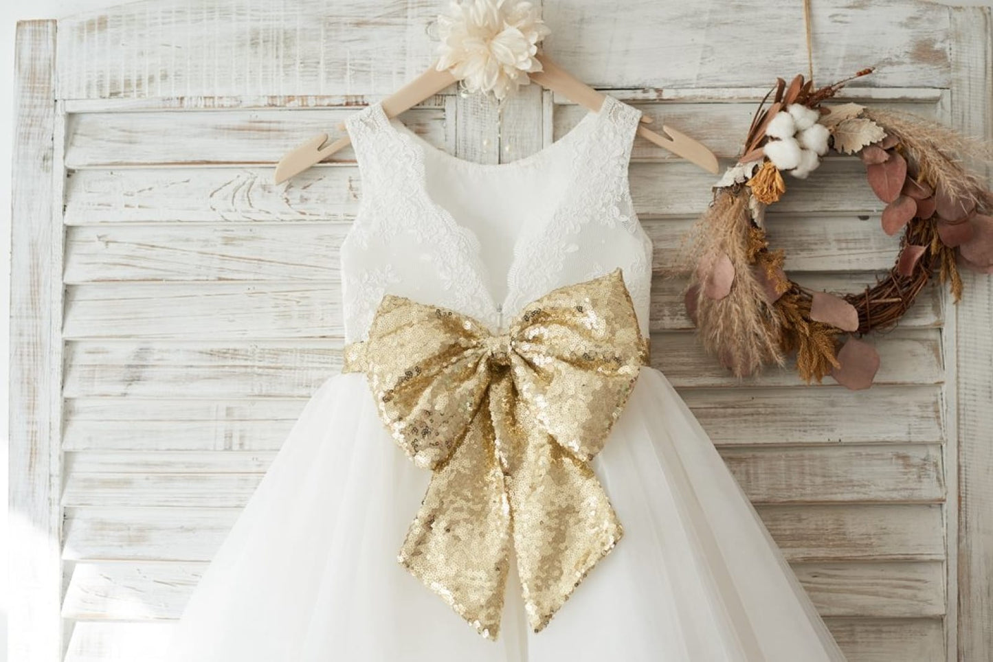 Ivory Lace Tulle V Back Wedding Flower Girl Dress with Gold