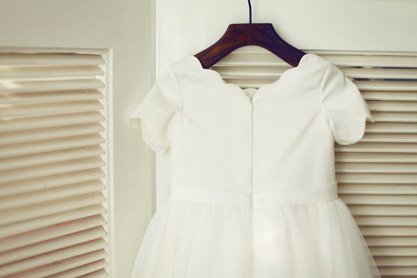 Ivory Satin Lace Tulle Wedding Flower Girl Dress with Short