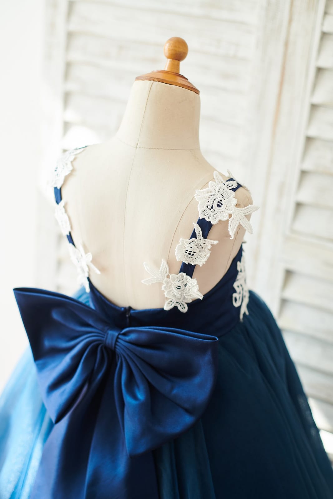 Lace Tulle Spaghetti straps Wedding Flower Girl Dress with