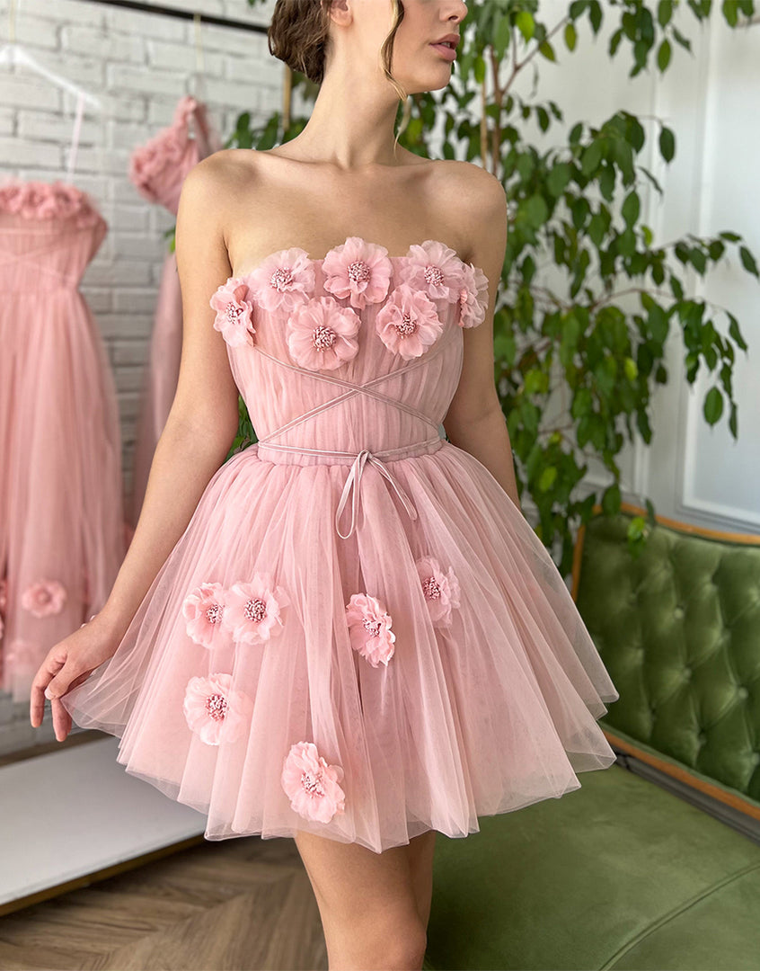 Iris | Robe de soirée courte trapèze avec fleurs faites à la main
