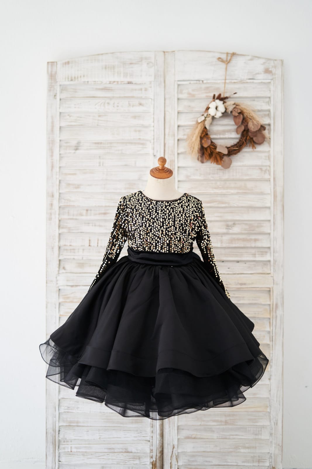 Long Sleeves Gold Sequin Black Satin V Back Wedding Flower