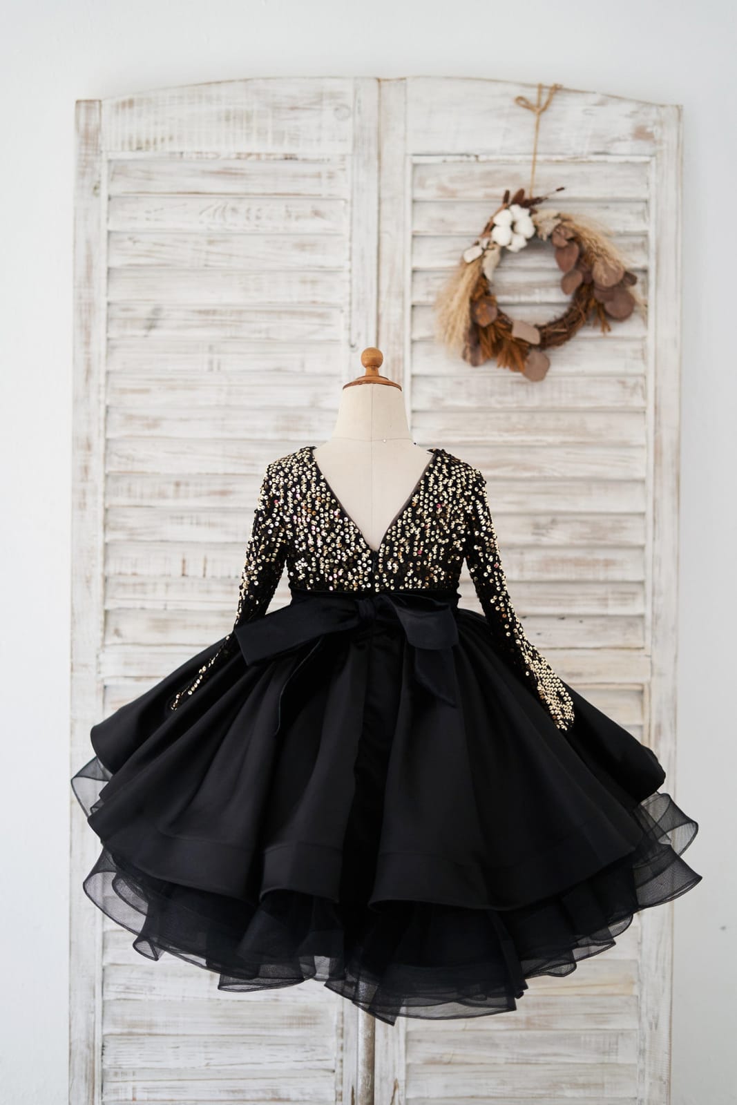 Long Sleeves Gold Sequin Black Satin V Back Wedding Flower