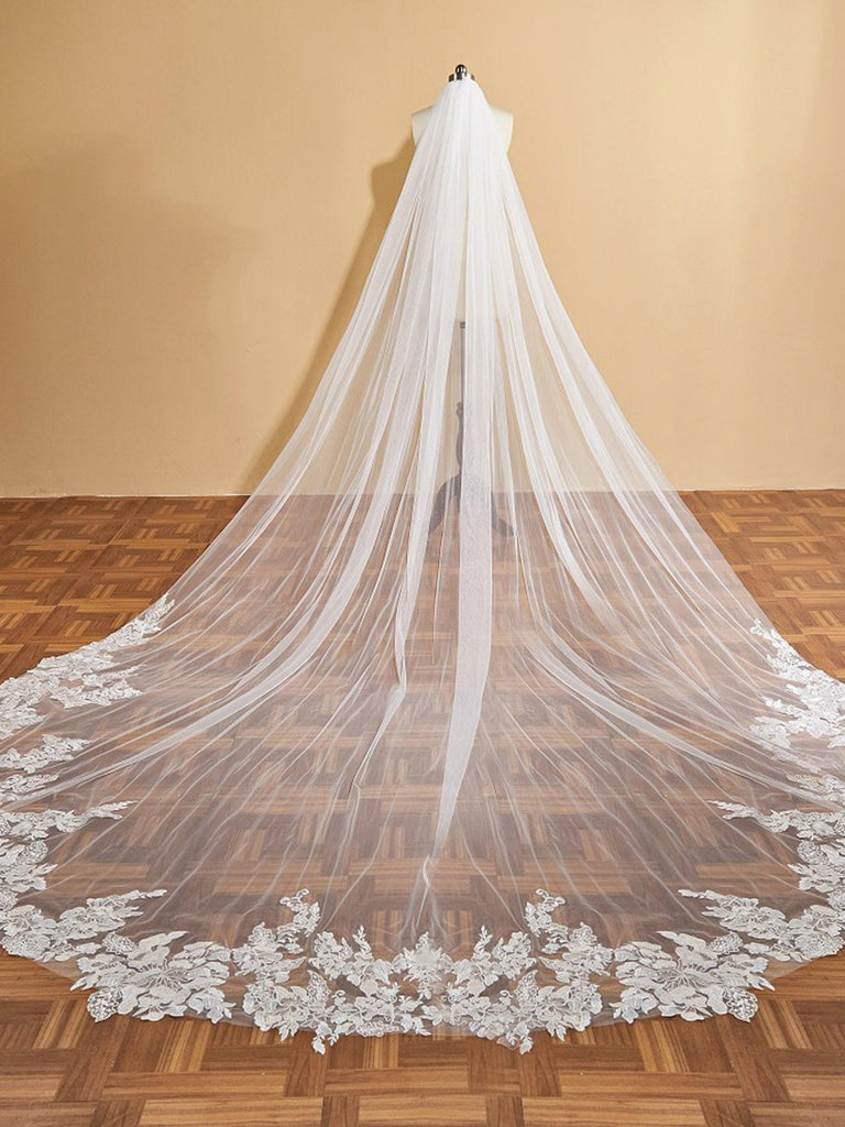 Voile de mariée de luxe en dentelle florale avec traîne cathédrale Roycebridal