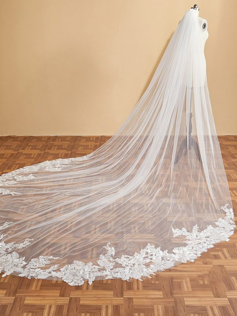 Voile de mariée de luxe en dentelle florale avec traîne cathédrale Roycebridal