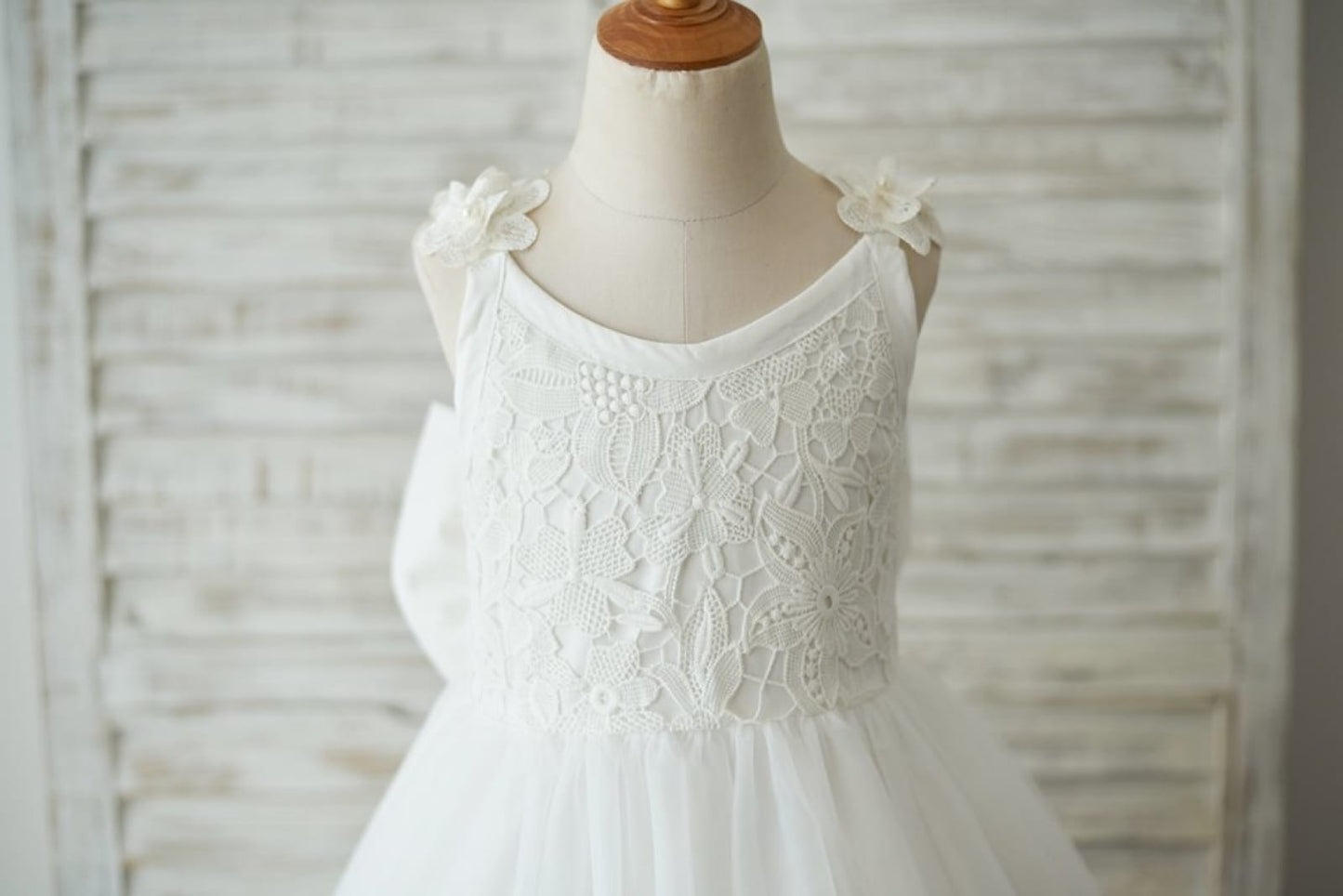 Princess Ivory Lace Tulle V Back Wedding Flower Girl Dress