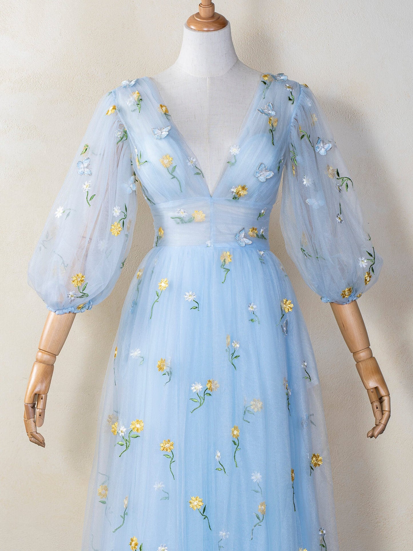 Roycebridal – Ballkleid aus Tüll mit V-Ausschnitt, Stickerei und Spitze