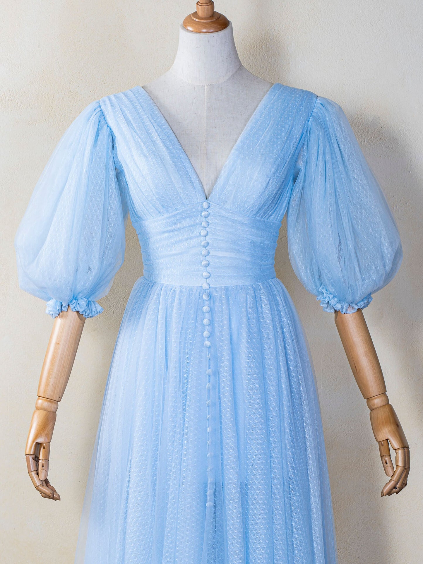 Robe de bal longue en tulle à col en V Roycebridal