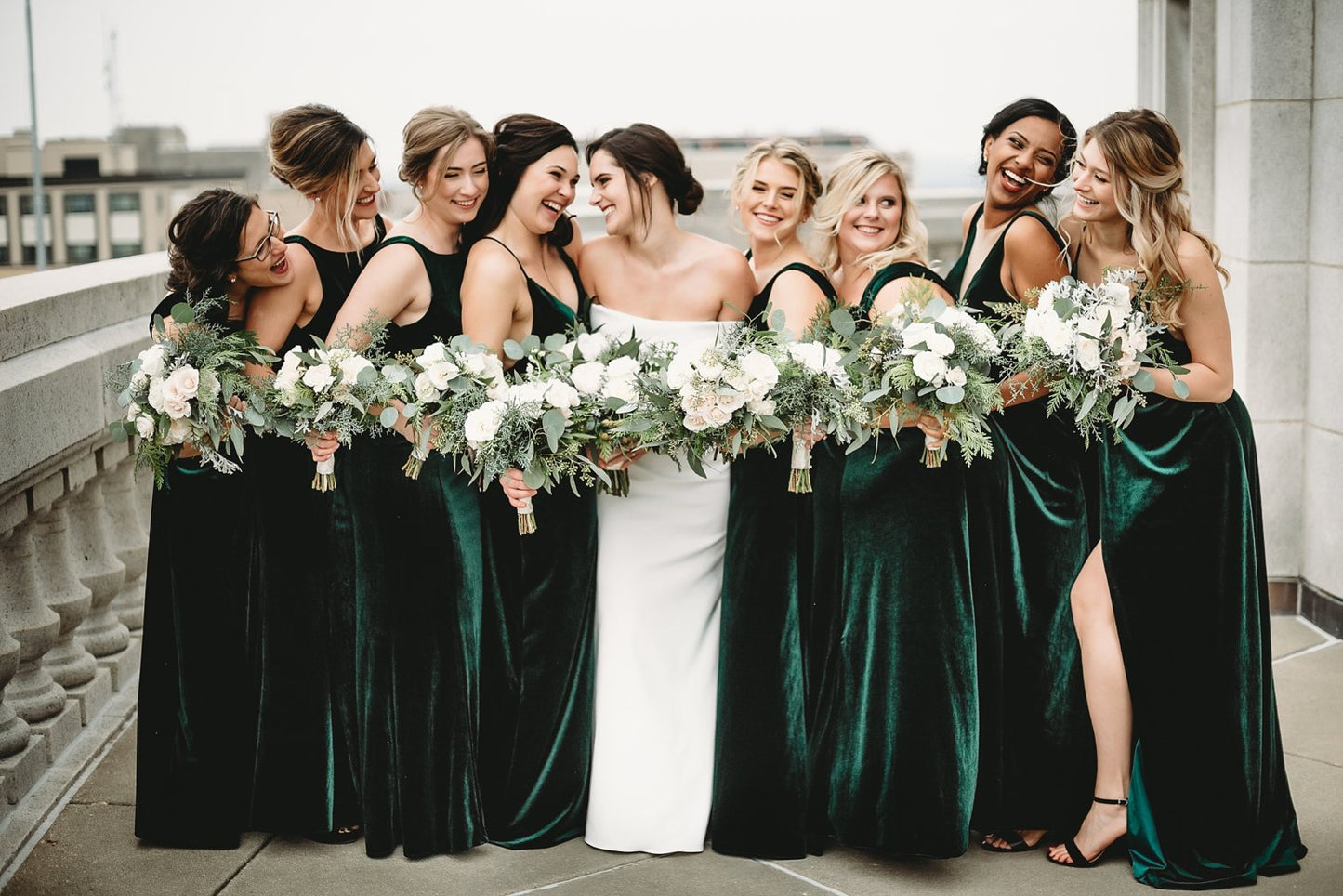 Roycebridal Winter Emerald Green Velvet Bridesmaid Dresses Canada V Neck Sleeveless