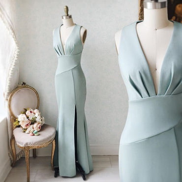 Robe de mariée sirène longue à col en V et en satin