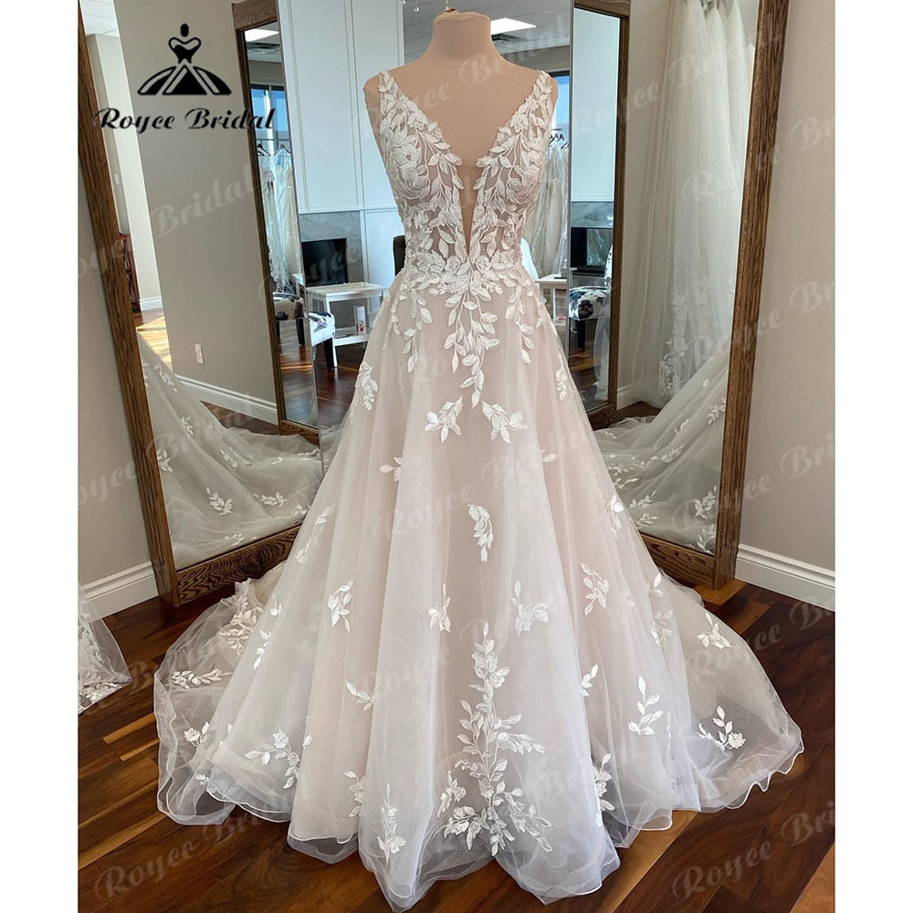 Vintage Deep V Neck Lace Applique A Line Beach Women Wedding Dress 2025 Birdal Gown Custom Made vestido de casamento Roycebridal