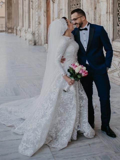 Vintage Lace Arabic Muslim Wedding Gown Off White Long Sleeve - ROYCEBRIDAL OFFICIAL STORE